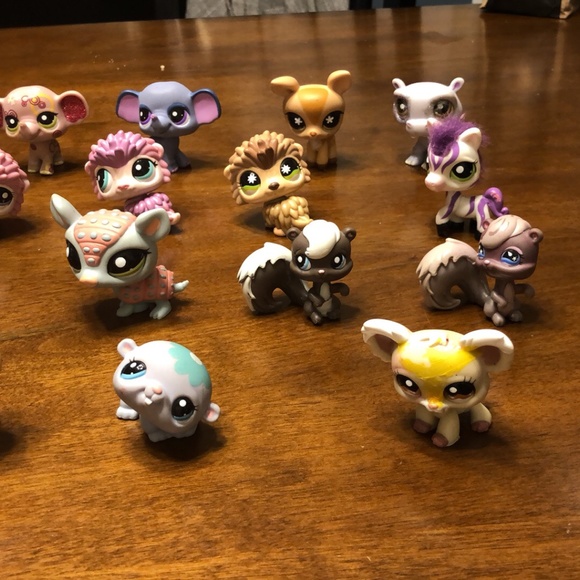 Littlest Pet Shop Accessories LPS Mini Pet Shop Accessories Lot - 35 Random Pieces With Clothes, Food & Drinks Littlest Pet Shop Accessories Lot Littlest Pet Shop Accessories LPS Mini Pet Shop Accessories Lot - 35 Random Pieces With Clothes, Food & Drinks Littlest Pet Shop Accessories Lot